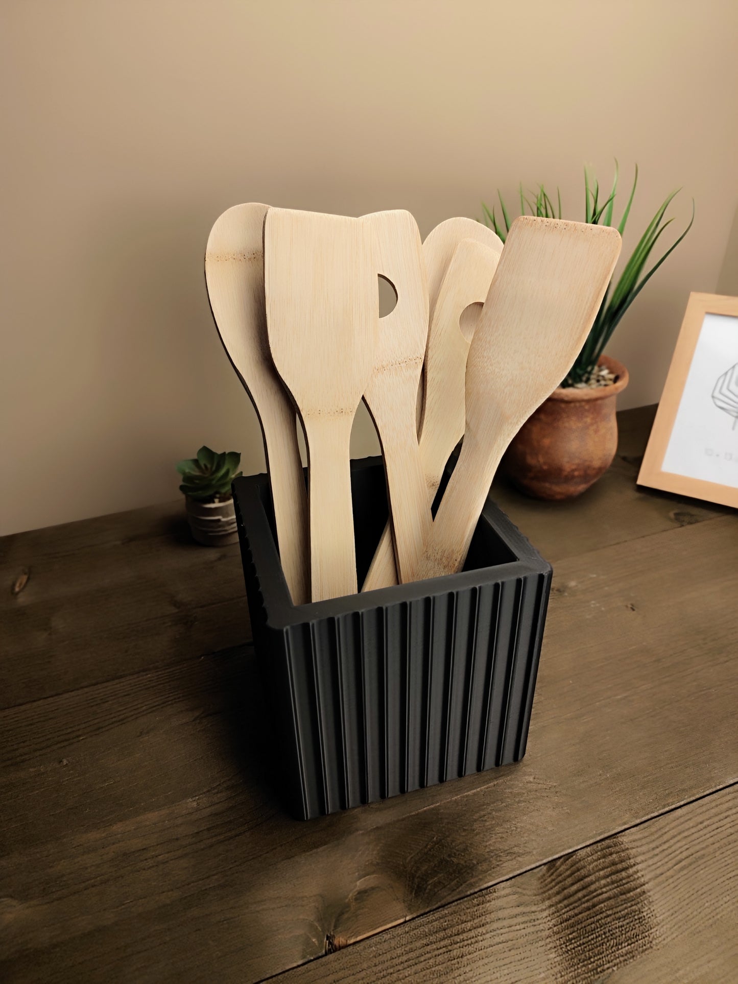 Pot à ustensiles carré, design moderne et fonctionnel