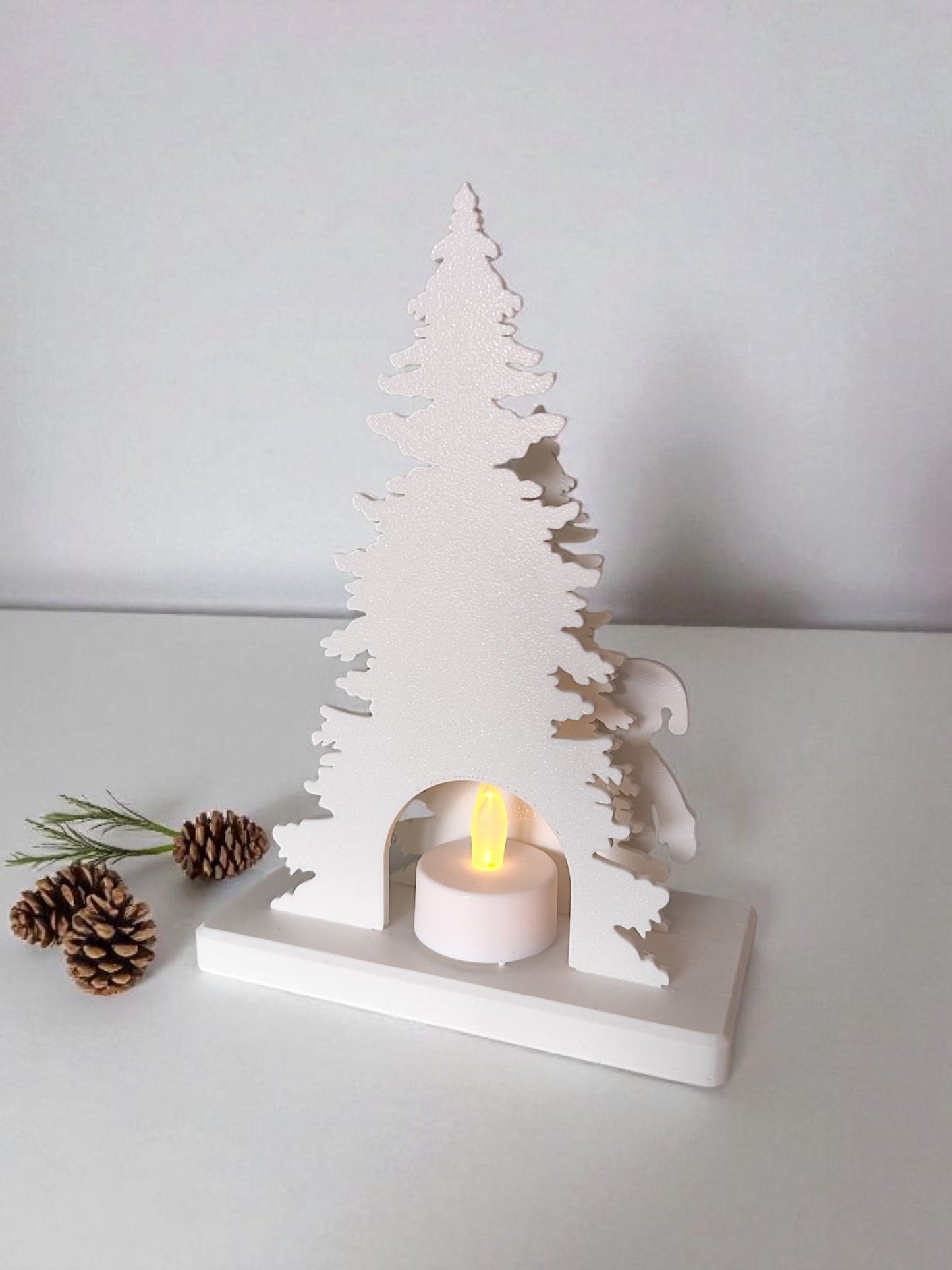 Décoration de Noël sapin et Père Noël – Élégance hivernale